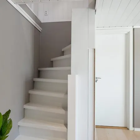 Historic House With Sunny Terrace Apartment